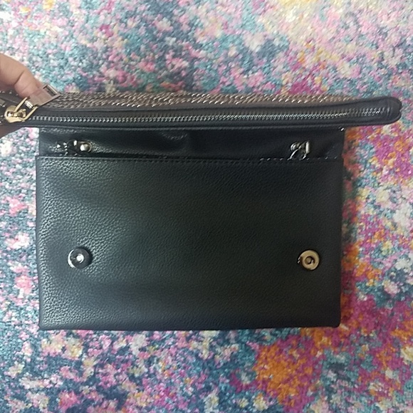 Urban expressions black purse/clutch 👛 - Picture 3 of 7